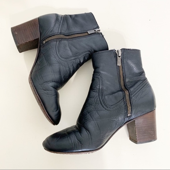 Frye Shoes - 🎉HP!🎉 Frye Stella zip short black booties